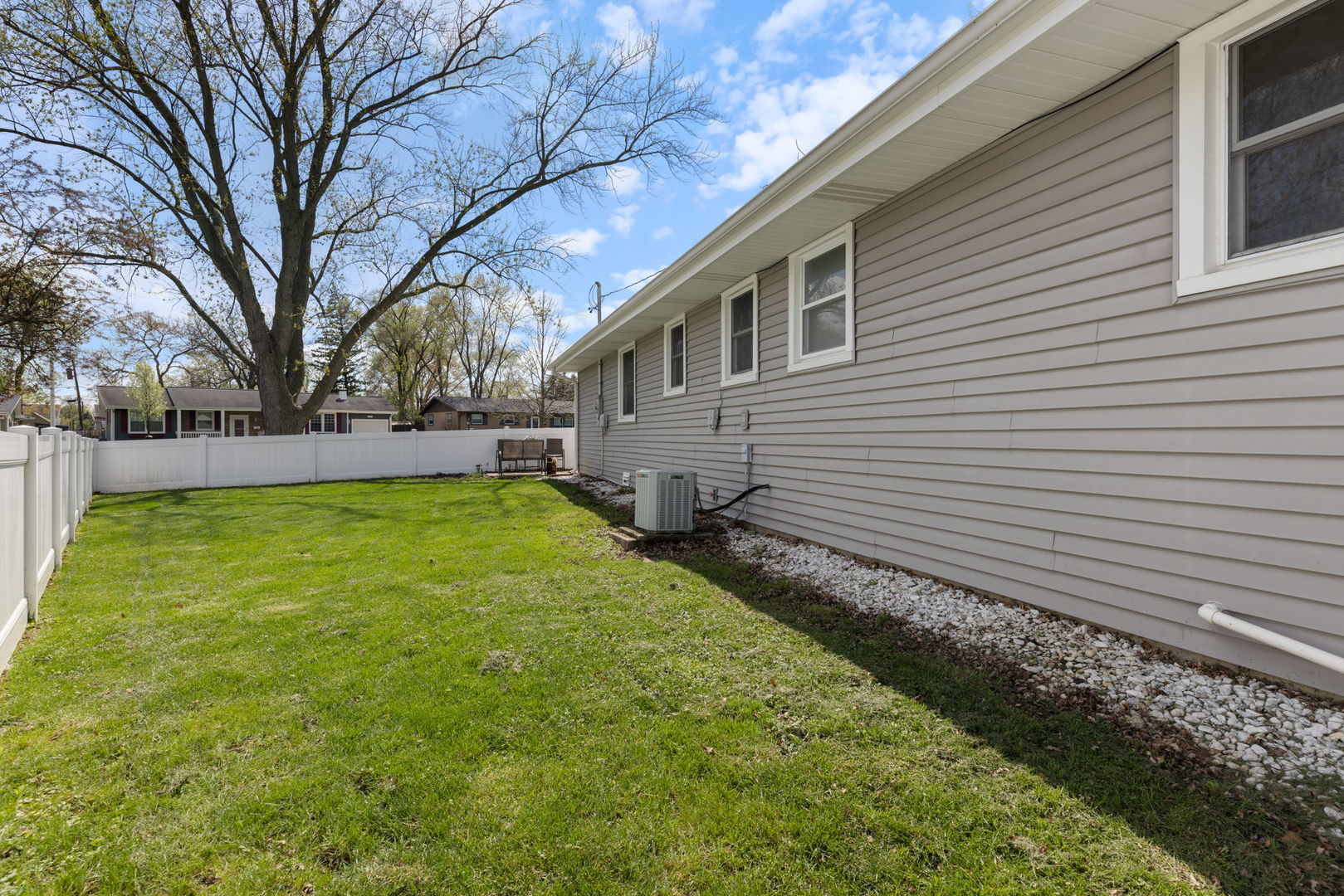 575 Aztec Drive Carol Stream, IL 60188 - Photo 19 of 20 a front view of house with yard