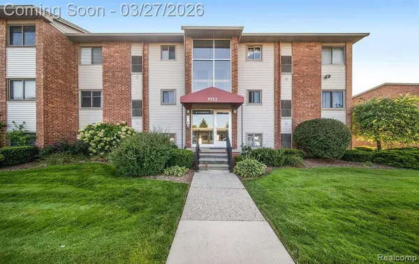 $2,050 | 1932 Klingensmith Road, Bloomfield Hills, MI 48302