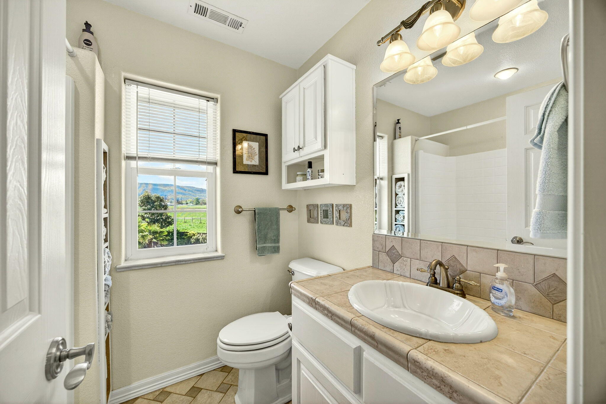 826 Oak Grove Road Medford, OR 97501 - Photo 30 of 69 ApxOG00081