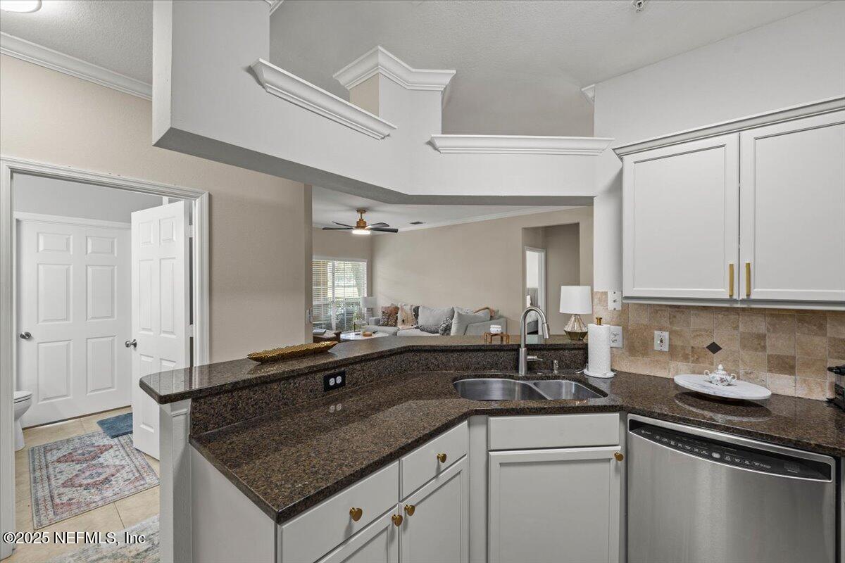 10961 Burnt Mill Road, Unit 815 Jacksonville, FL 32256 - Photo 6 of 35 05-Photo - 005