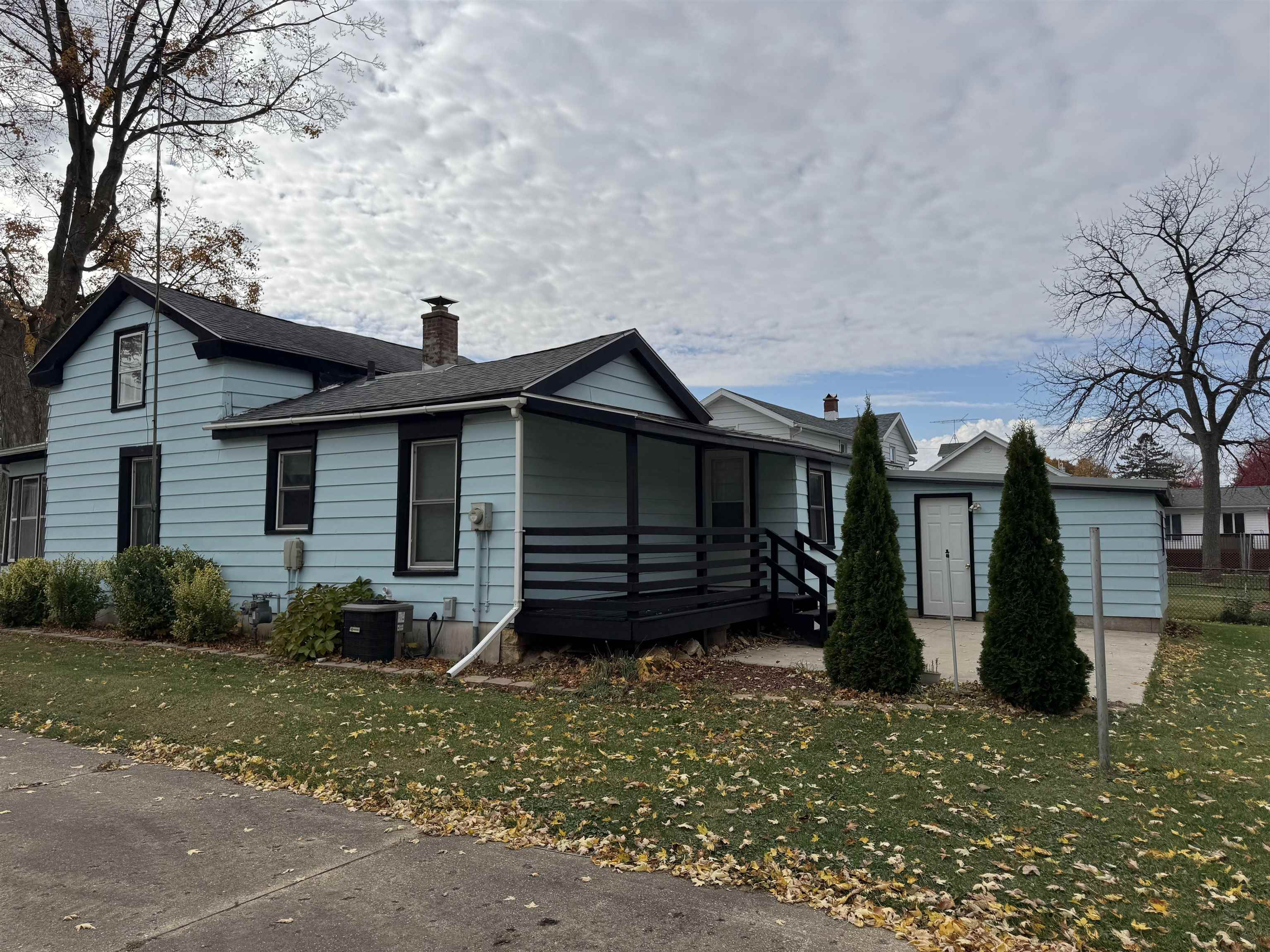 2411 11th Street Monroe, WI 53566 - Photo 5 of 45