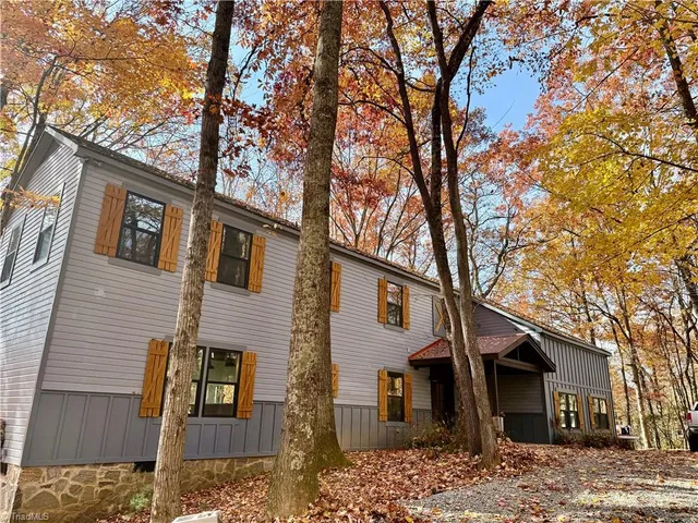 $849,000 | 1228 Powder Horn Mountain Road, Deep Gap, NC 28618