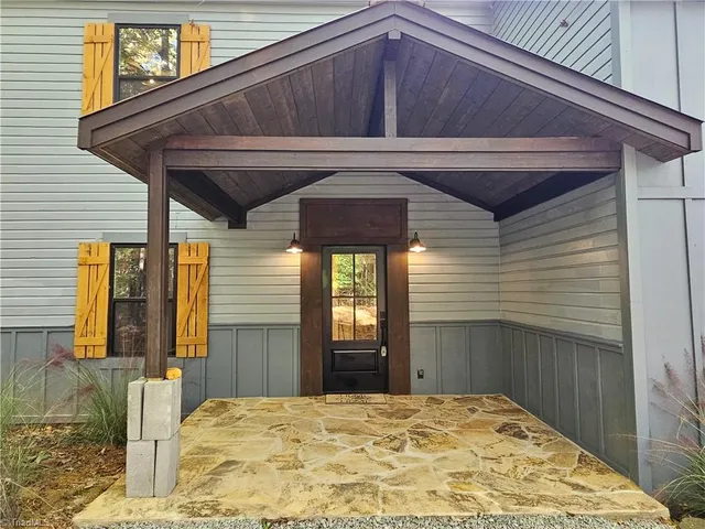 $849,000 | 1228 Powder Horn Mountain Road, Deep Gap, NC 28618