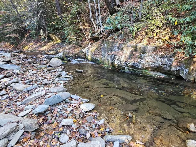 $849,000 | 1228 Powder Horn Mountain Road, Deep Gap, NC 28618