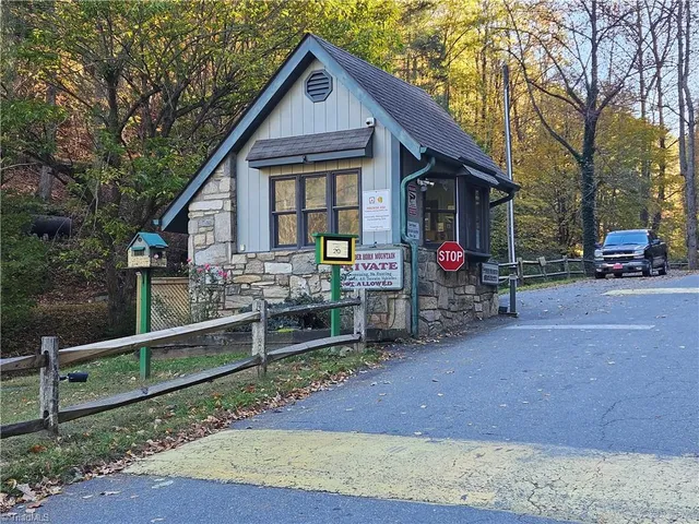 $849,000 | 1228 Powder Horn Mountain Road, Deep Gap, NC 28618