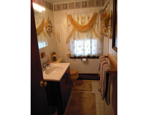 154 Croyden Terrace Springfield, MA 01104 - Photo 14 of 26 Gallery Image 14
