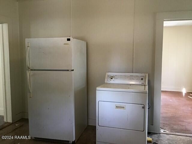 201 Alex Street Lafayette, LA 70506 - Photo 5 of 8 fridge and dryer