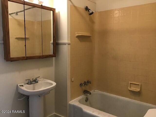 201 Alex Street Lafayette, LA 70506 - Photo 7 of 8 bathroom