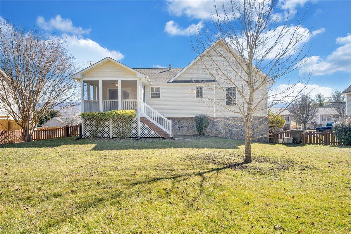 5910 Huntridge Road Roanoke, VA 24019 - Photo 20 of 21 Backyard