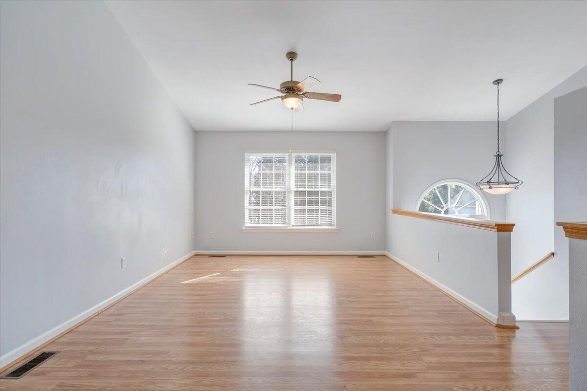 5910 Huntridge Road Roanoke, VA 24019 - Photo 6 of 21 Livingroom