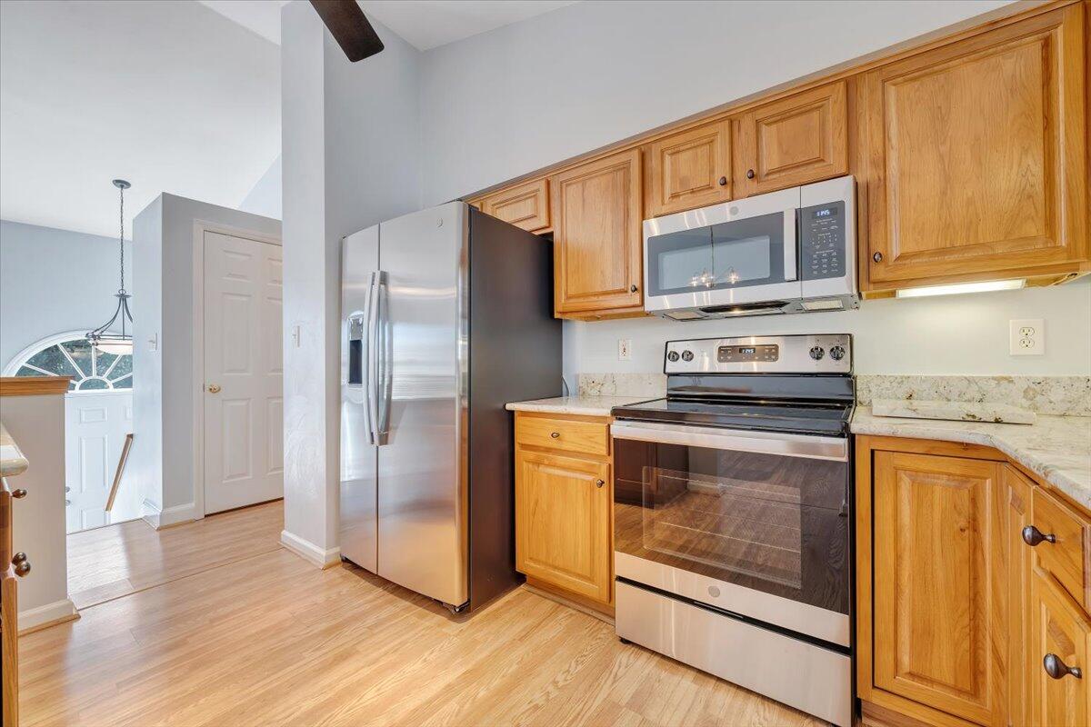5910 Huntridge Road Roanoke, VA 24019 - Photo 8 of 21 Kitchen