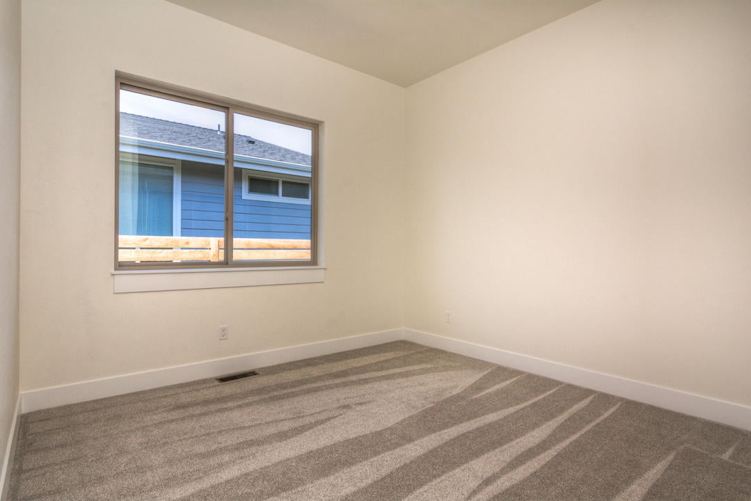 696 Northwest Rimrock Drive Redmond, OR 97756 - Photo 27 of 41 Rimrock Ct NW 696 Web (29 of 35)