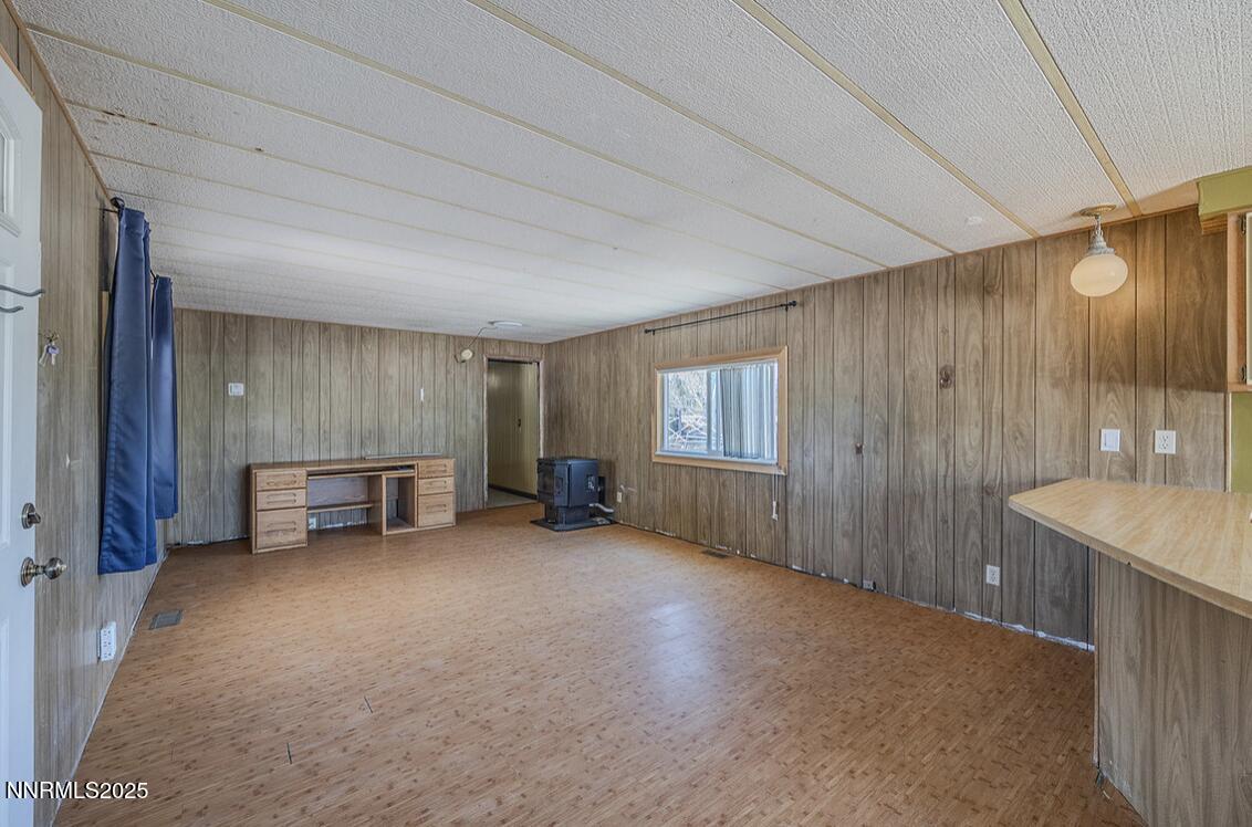 17530 Thrush Lane Reno, NV 89508 - Photo 22 of 25 a view of a livingroom with furniture and windows