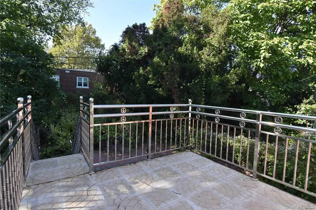 $860,000 | 59-32 164th Street | Queensboro Hill