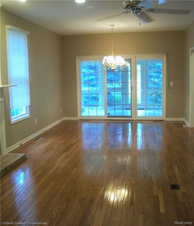 1321 Copper Circle Rochester, MI 48306 - Photo 10 of 25 101_9983.JPG