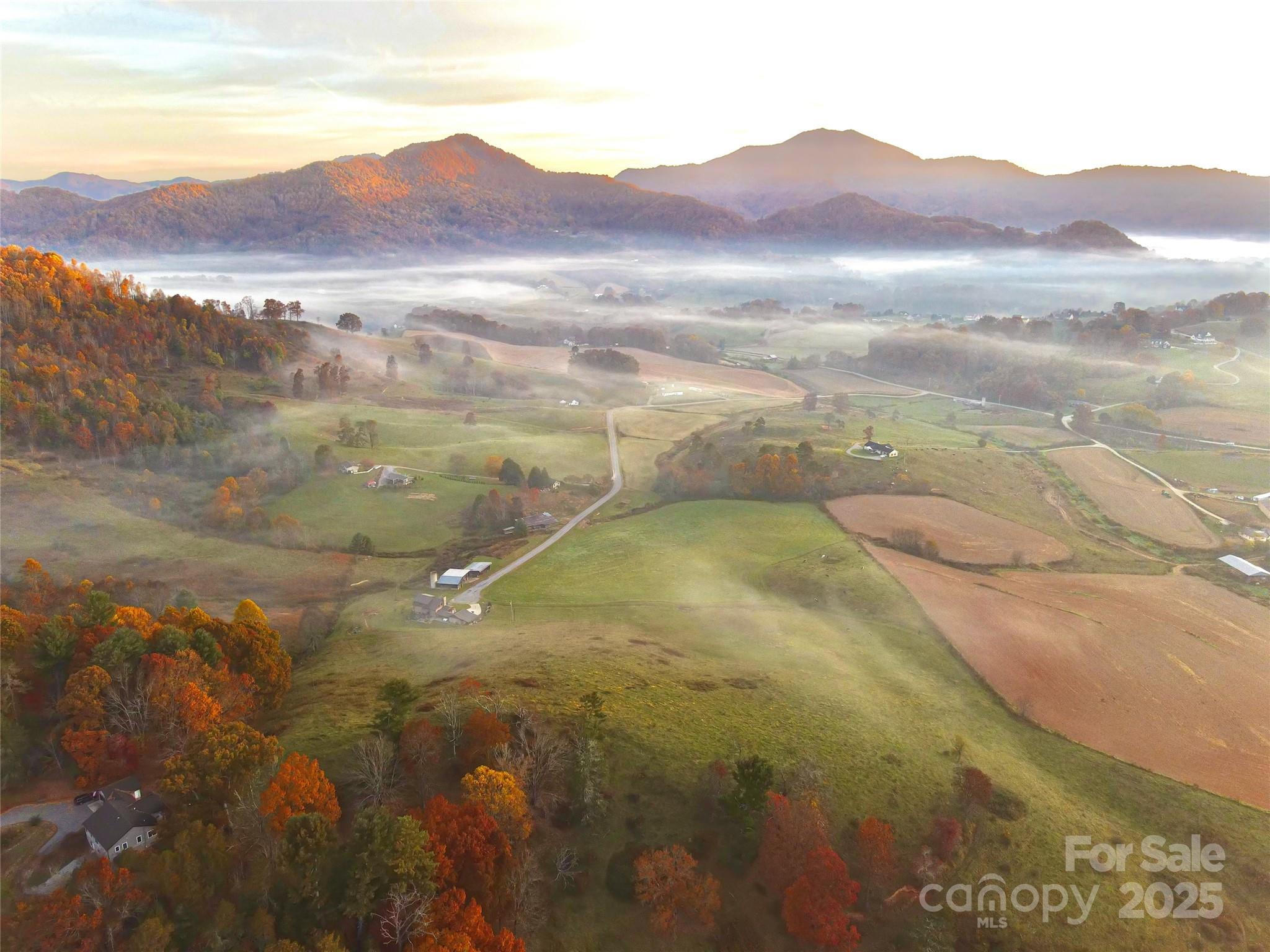 999 Coyote Hollow Road, Unit 39 Waynesville, NC 28785 - Photo 2 of 10