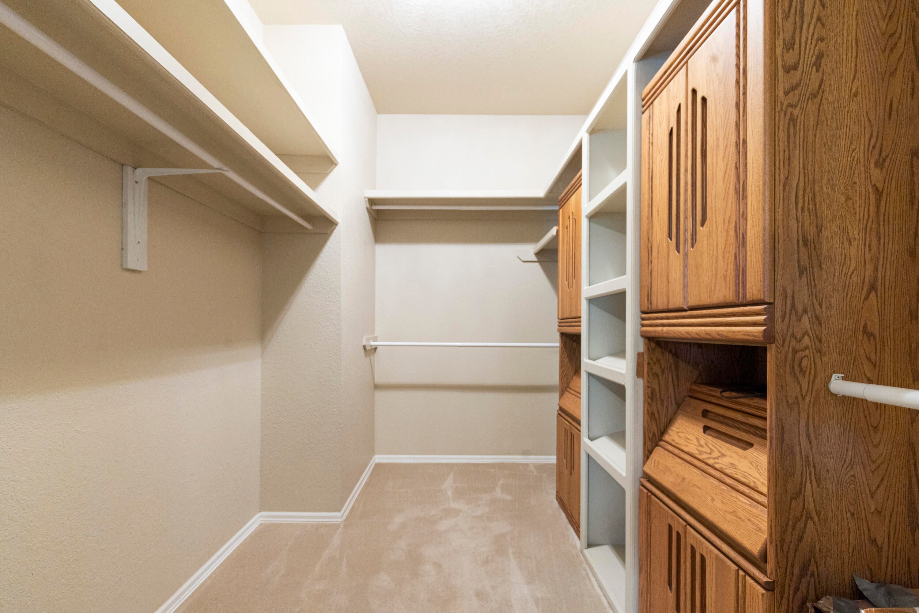 59731 East 317 Road Grove, OK 74344 - Photo 18 of 37 m closet