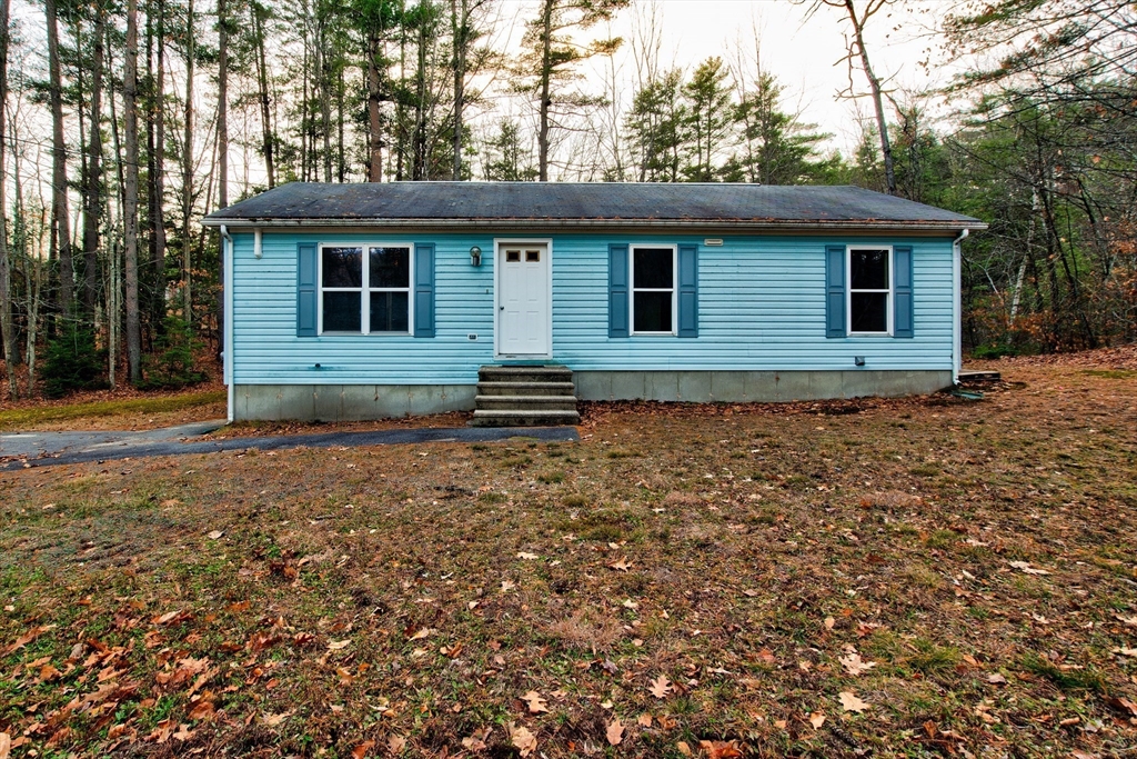 70 Ashburnham State Road Westminster, MA 01473 - Photo 2 of 32 a backyard of a house