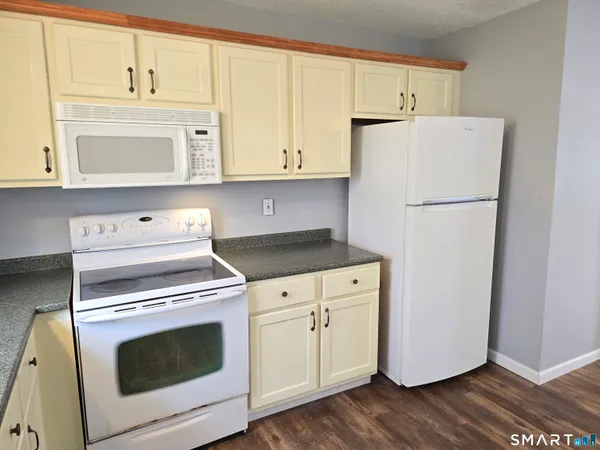 $259,900 | 177 Bemis Street, Unit 4D, Plymouth, CT 06786