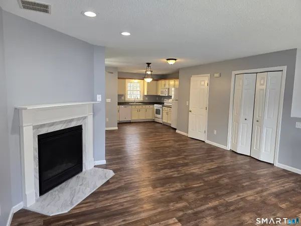 $259,900 | 177 Bemis Street, Unit 4D, Plymouth, CT 06786