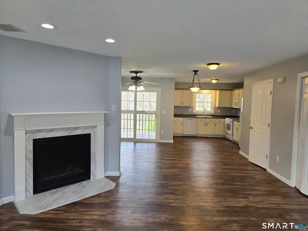 $259,900 | 177 Bemis Street, Unit 4D, Plymouth, CT 06786
