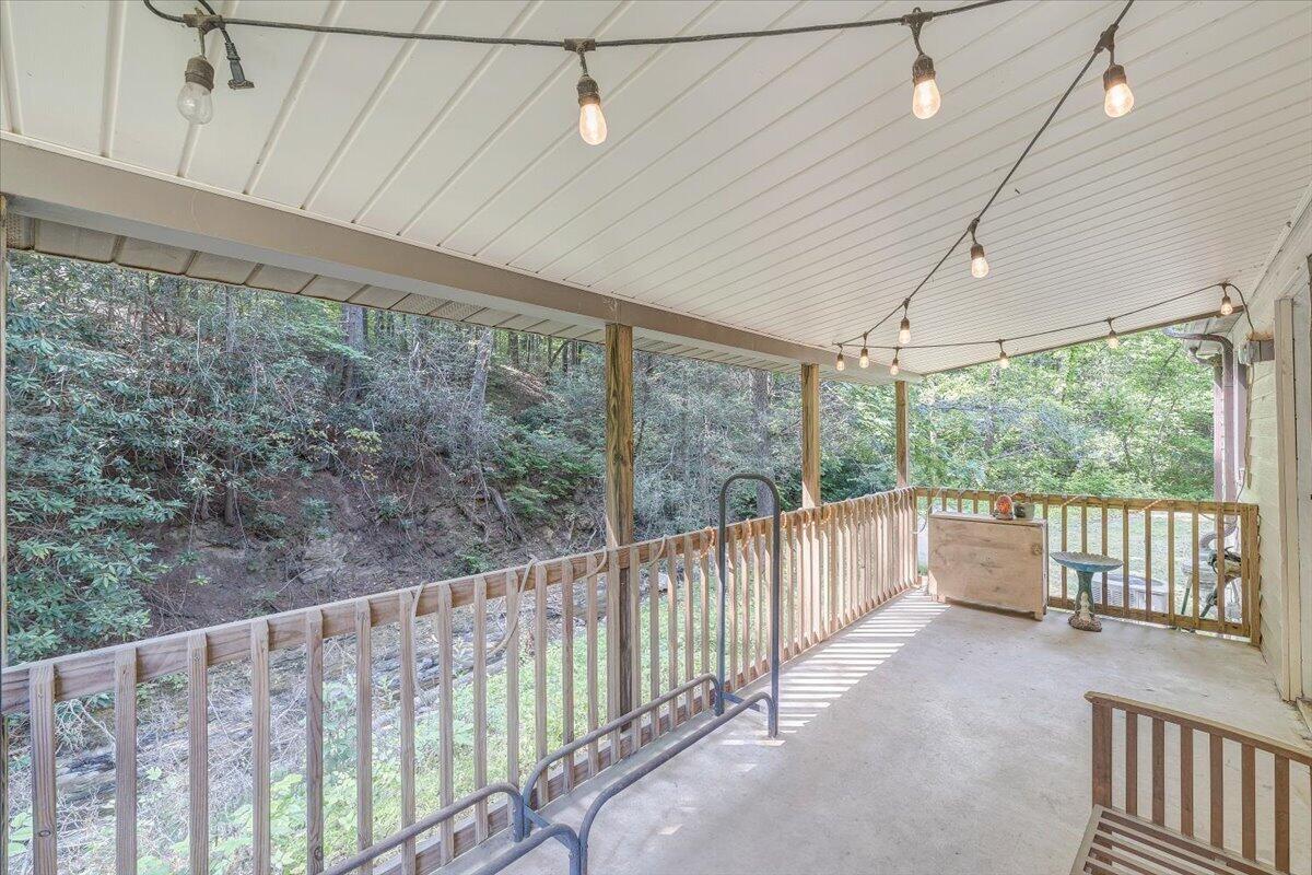 5774 Bradshaw Road Salem, VA 24153 - Photo 13 of 33 29-MIB01425
