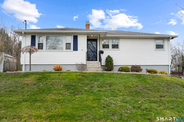 $3,250 | 166 Hall Street, New Haven, CT 06512