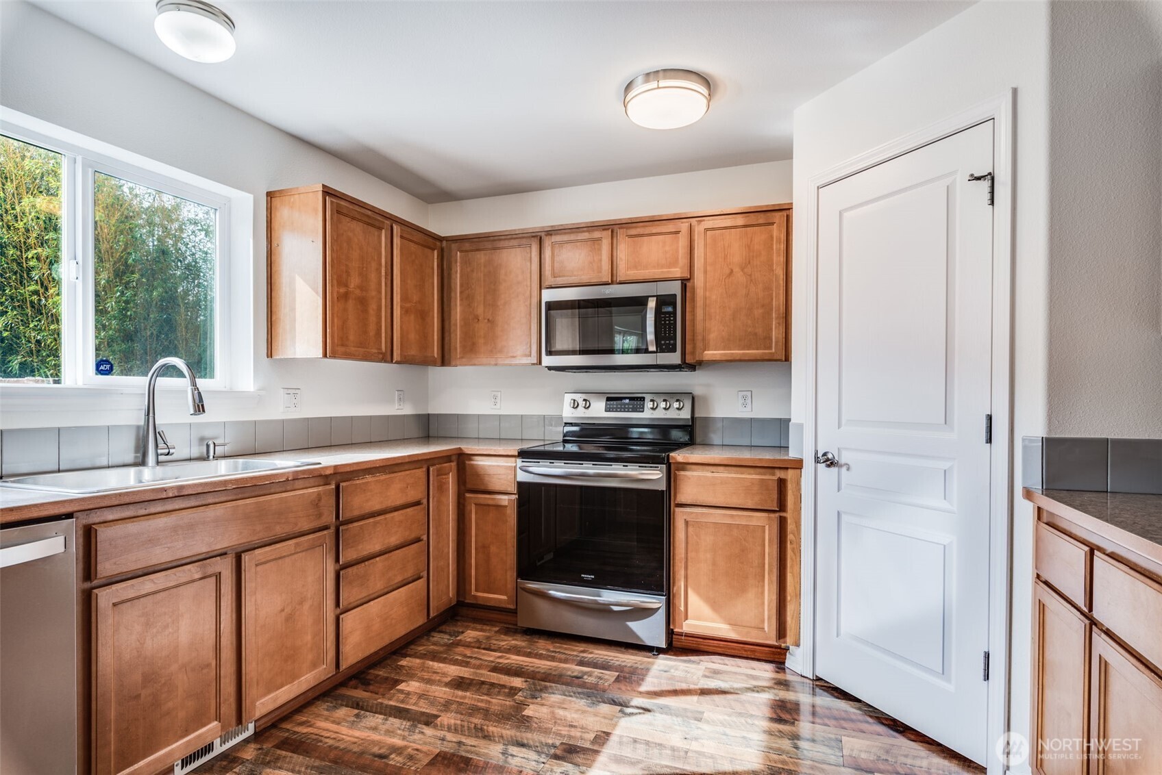 109 Robin Street Southwest Orting, WA 98360 - Photo 11 of 37 Gallery Image 11