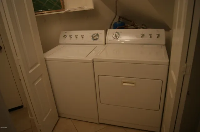 a close up view of washer and dryer