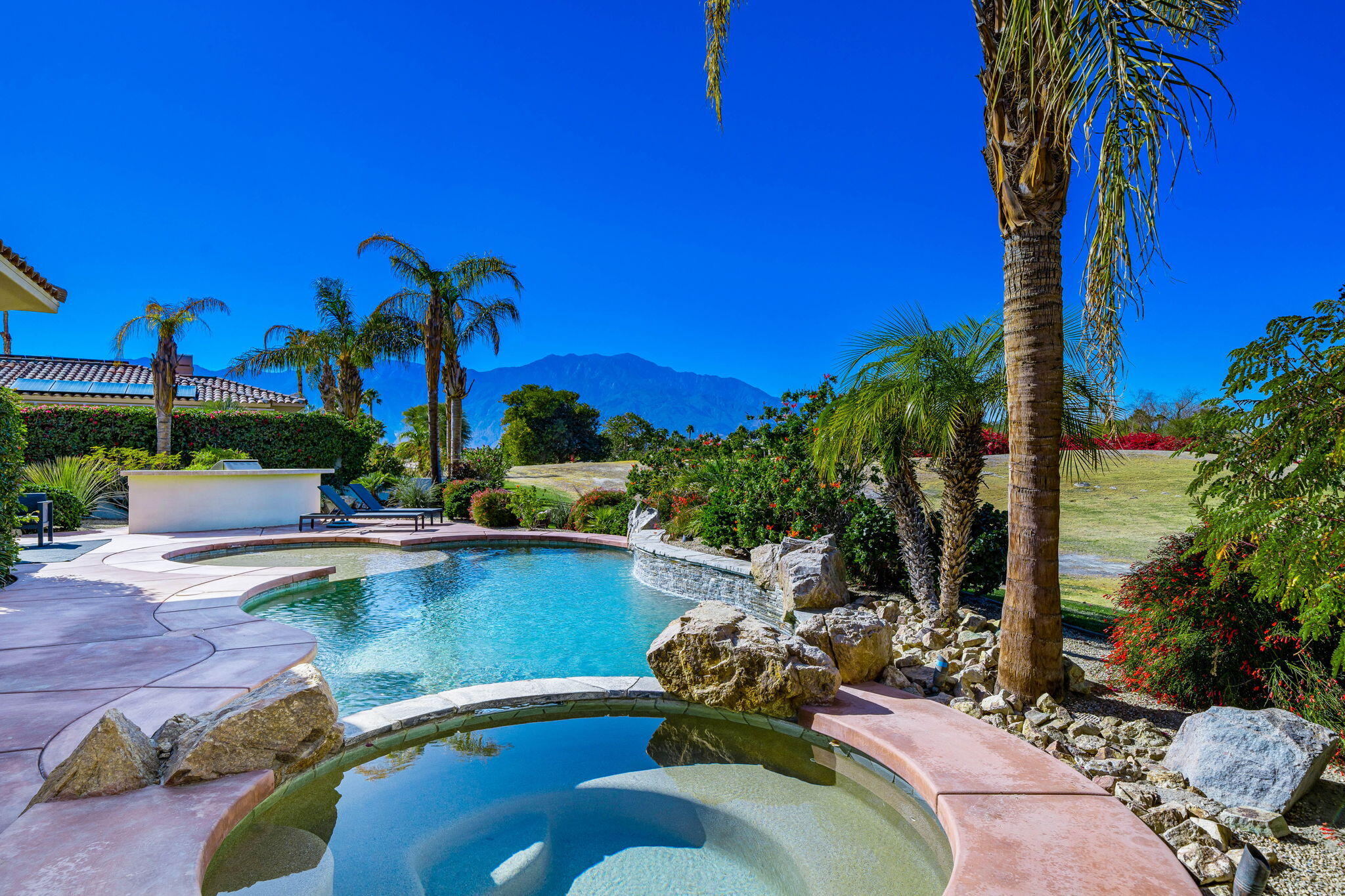 309 Loch Lomond Road Rancho Mirage, CA 92270 - Photo 1 of 27 37-web-or-mls-DF_Lomand_OPMG_0225_037