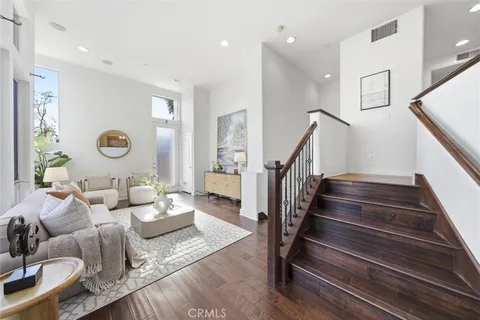 $1,145,000 | 5506 West 149th Place, Unit 5, Hawthorne, CA 90250