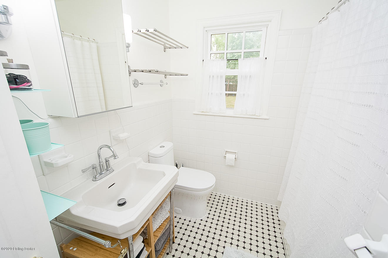 205 Wood Road Louisville, KY 40222 - Photo 24 of 39 Full Bath