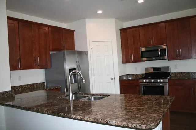 $2,550 | 10765 West Bronco Trail, Peoria, AZ 85383