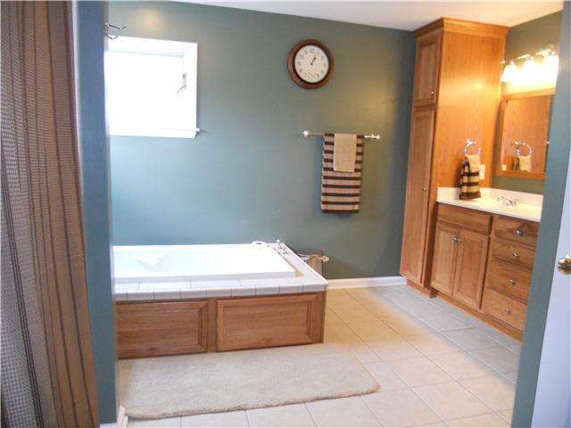1523 Cardiff Road Columbus, OH 43221 - Photo 12 of 20