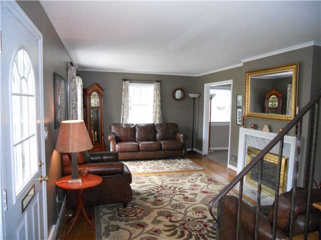 1523 Cardiff Road Columbus, OH 43221 - Photo 2 of 20