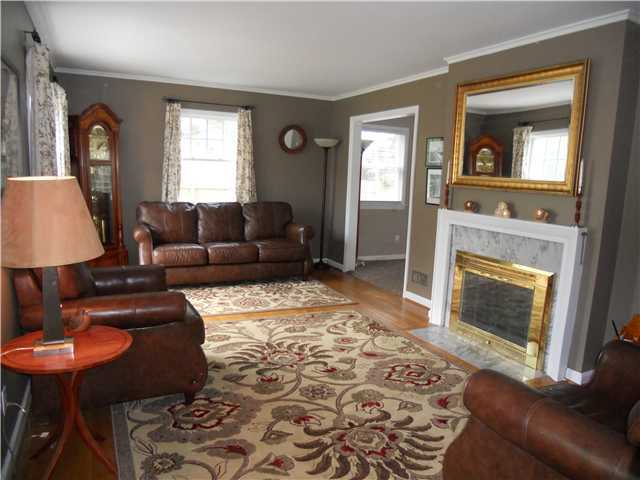 1523 Cardiff Road Columbus, OH 43221 - Photo 3 of 20
