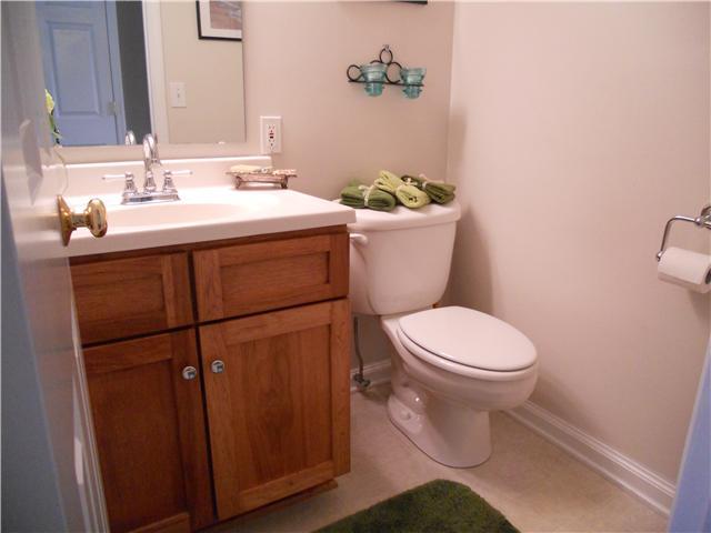 1523 Cardiff Road Columbus, OH 43221 - Photo 9 of 20