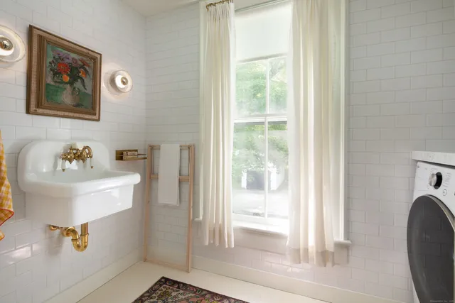 $1,925,000 | 56 Sharon Road, Salisbury, CT 06039