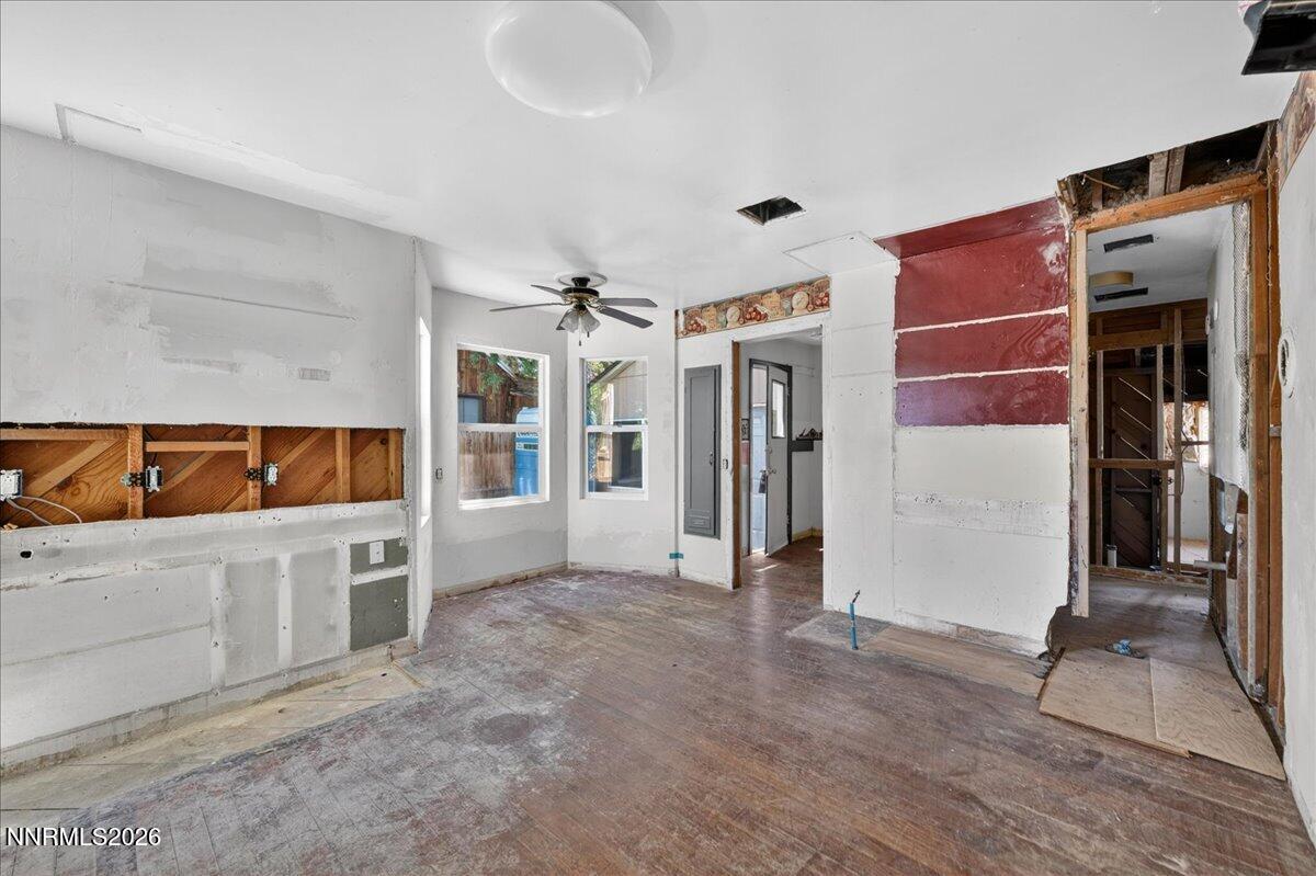 1985 Valley Road Reno, NV 89512 - Photo 5 of 25 10-DSC_0918