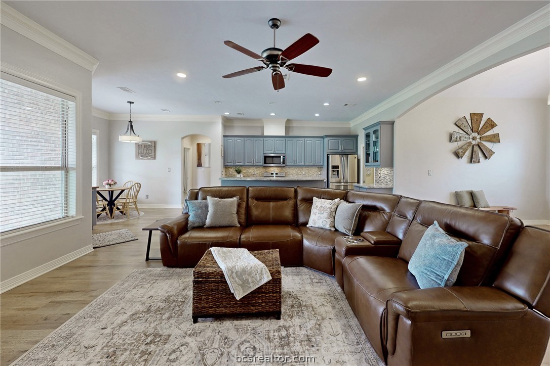 4178 WAGONWHEEL Road Bryan, TX 77808 - Photo 2 of 39