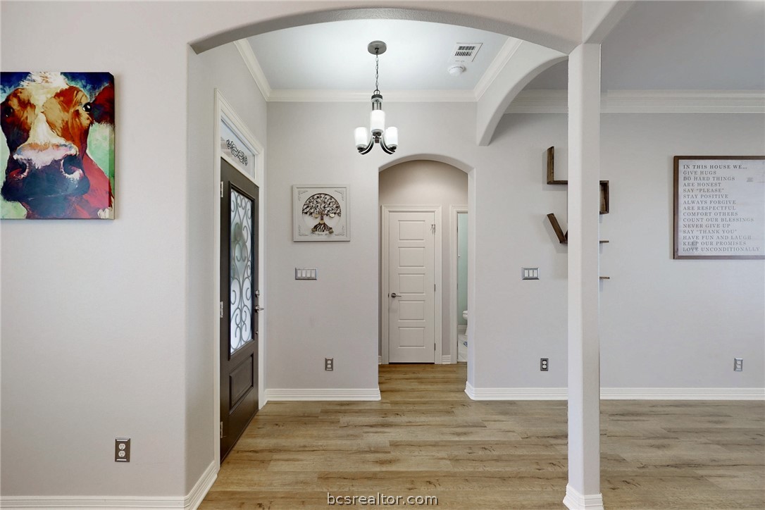 4178 WAGONWHEEL Road Bryan, TX 77808 - Photo 4 of 39