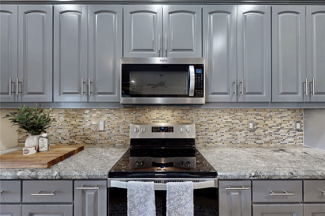 4178 WAGONWHEEL Road Bryan, TX 77808 - Photo 8 of 39