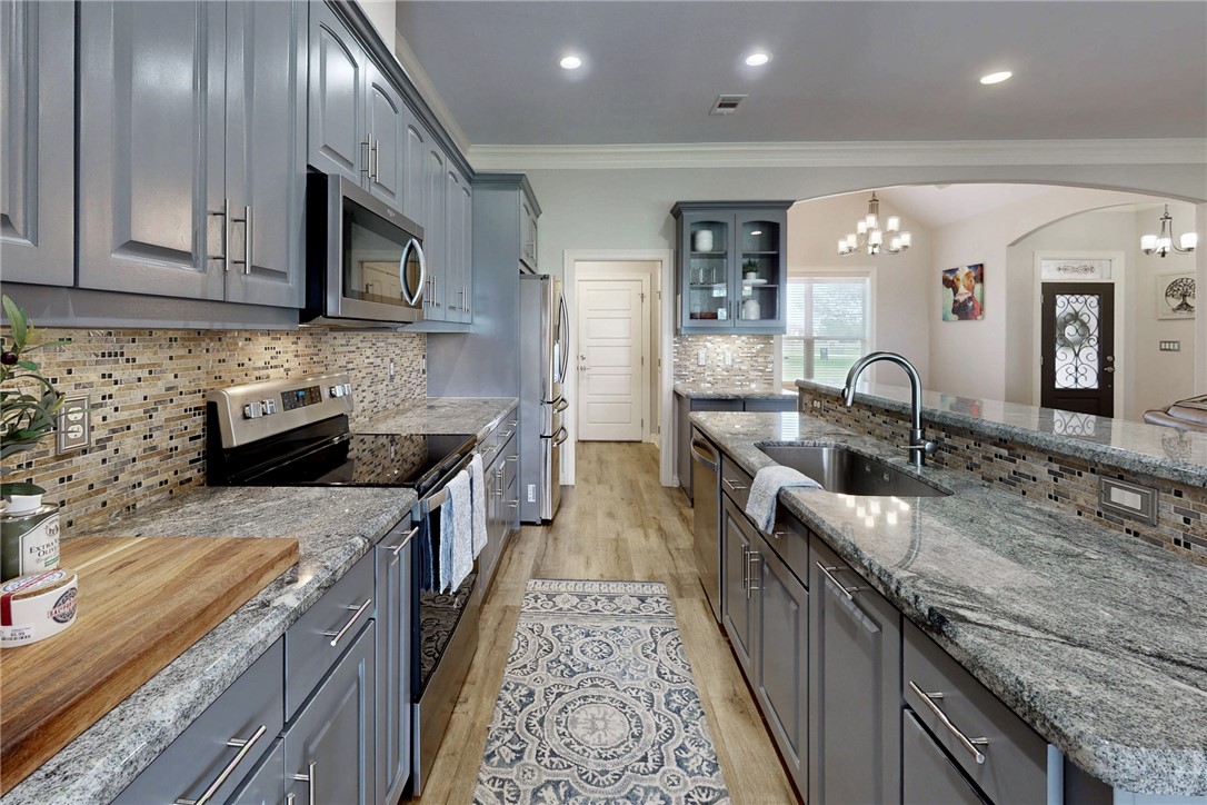 4178 WAGONWHEEL Road Bryan, TX 77808 - Photo 10 of 39