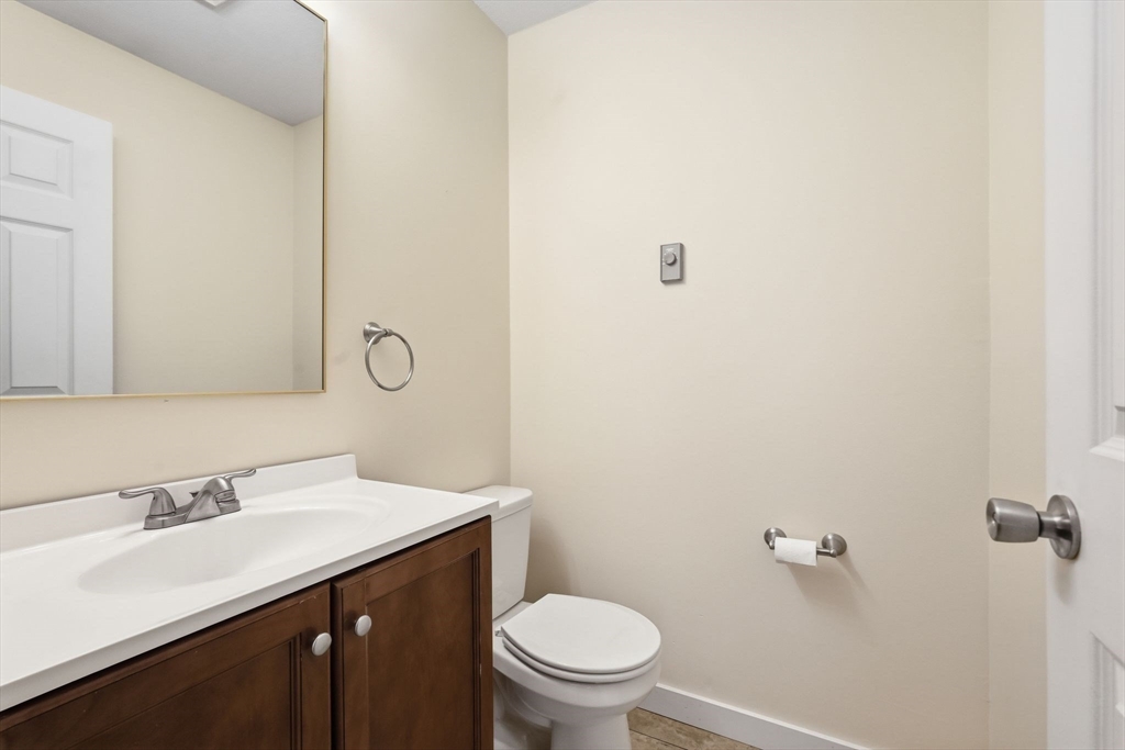 44 Evergreen Road, Unit 302 Northampton, MA 01053 - Photo 17 of 28