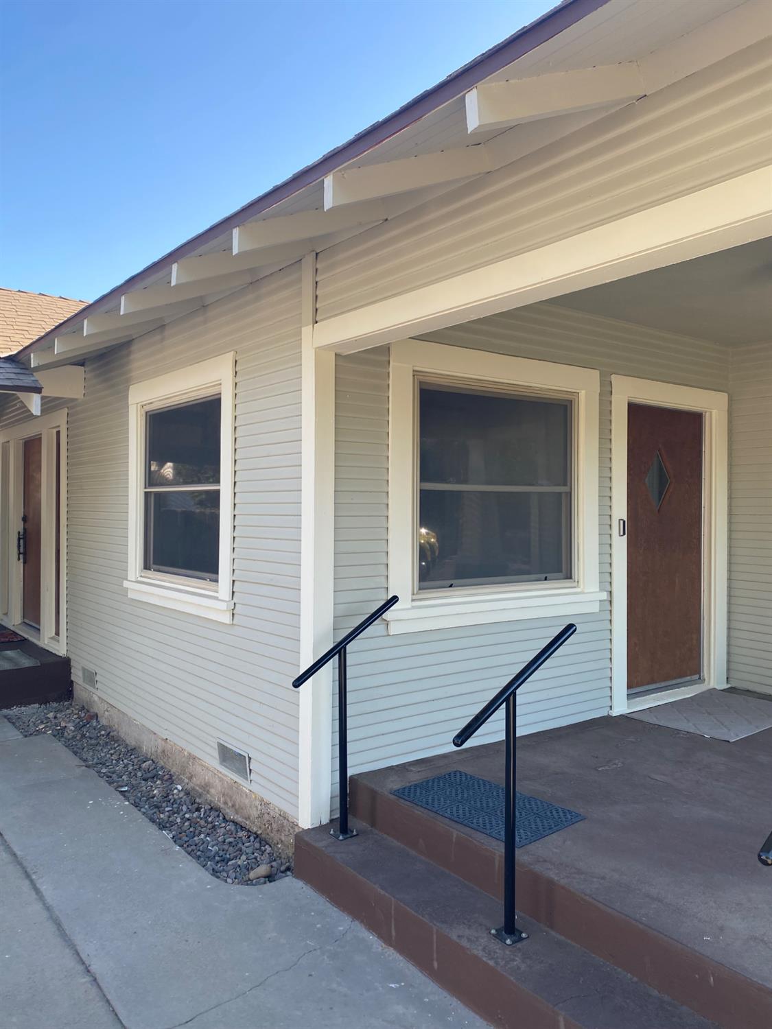 947 West Friesen Avenue Reedley, CA 93654 - Photo 8 of 34 a view of a entryway front of house