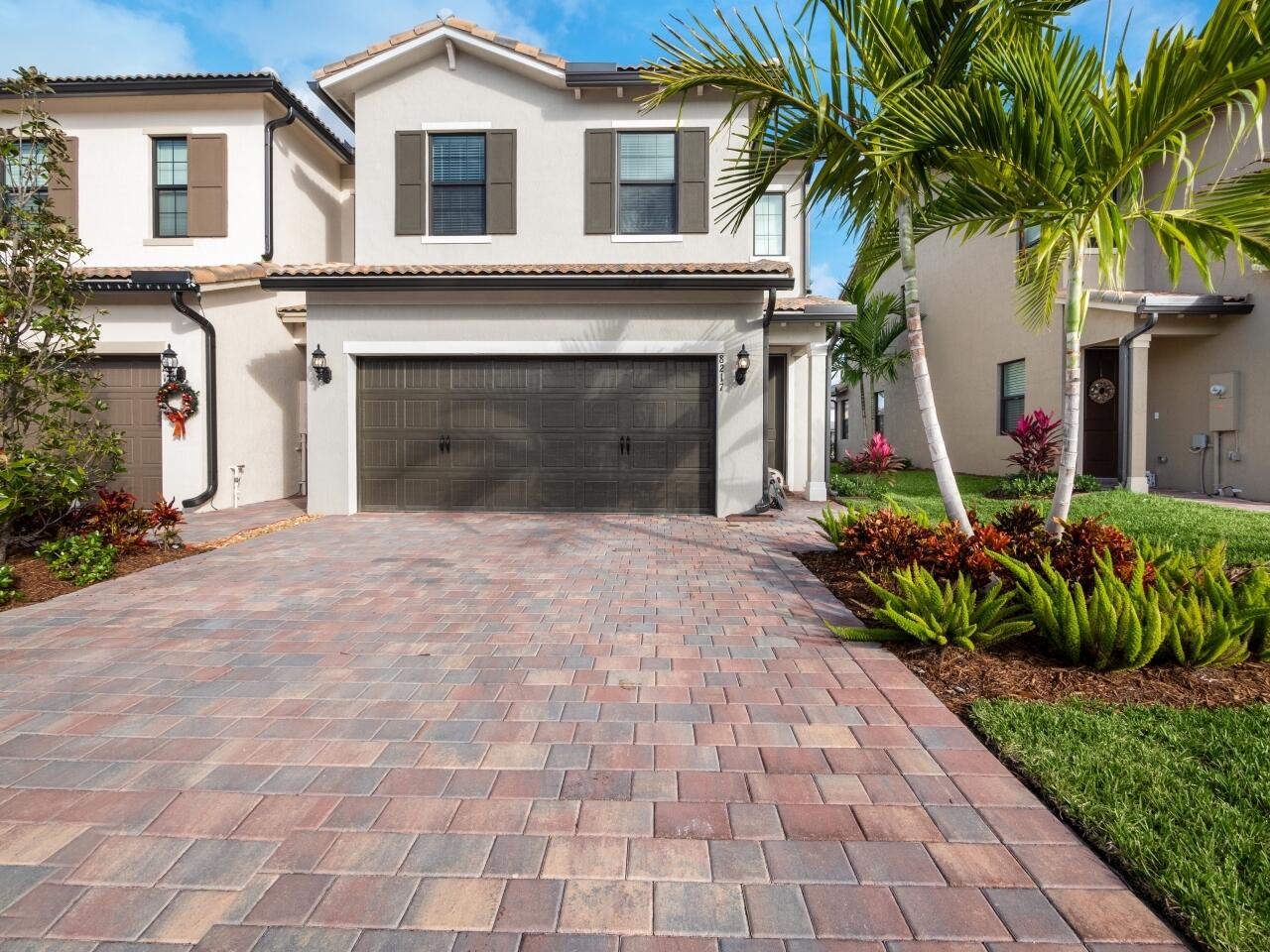 8217 Cadre Noir Road Lake Worth, FL 33467 - Photo 1 of 15 010