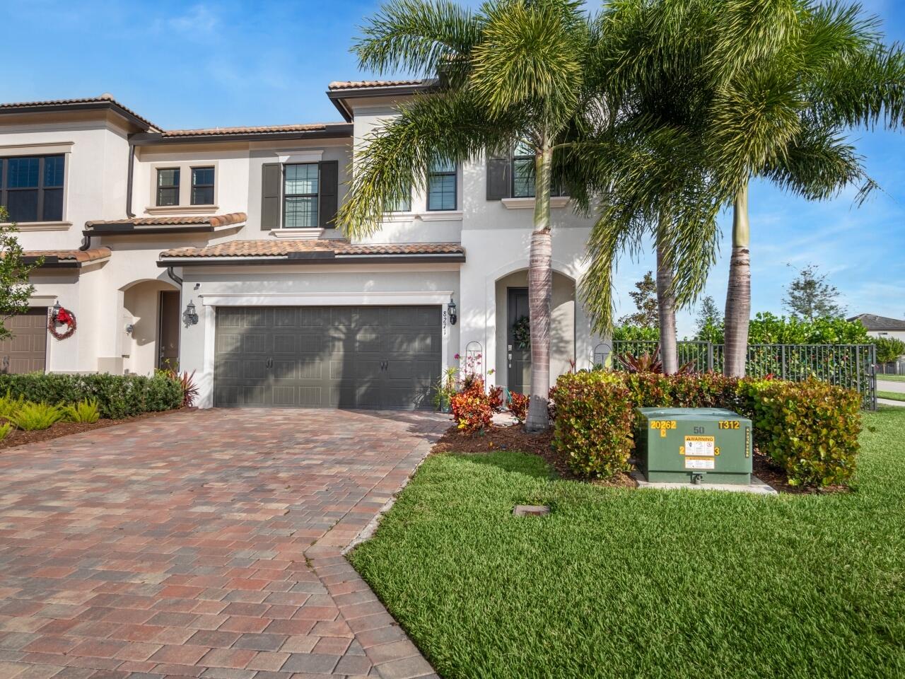 8217 Cadre Noir Road Lake Worth, FL 33467 - Photo 2 of 15 005