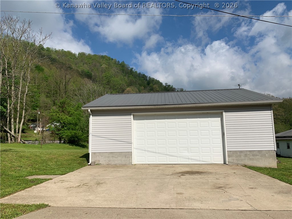 74 Stolling Road Jeffrey, WV 25114 - Photo 2 of 14 Gallery Image 2