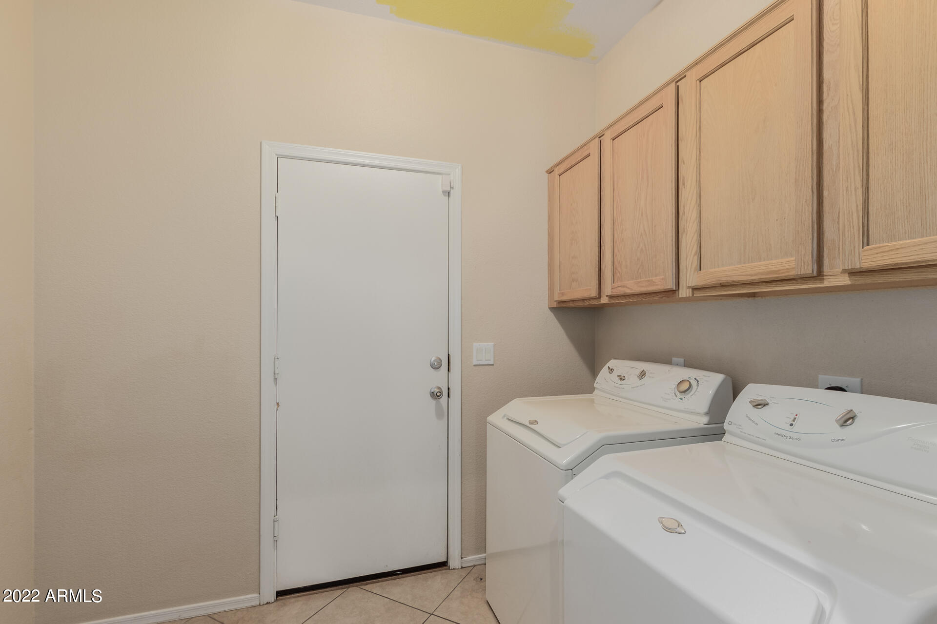 14440 West Redfield Road Surprise, AZ 85379 - Photo 28 of 36 a utility room with dryer and washer