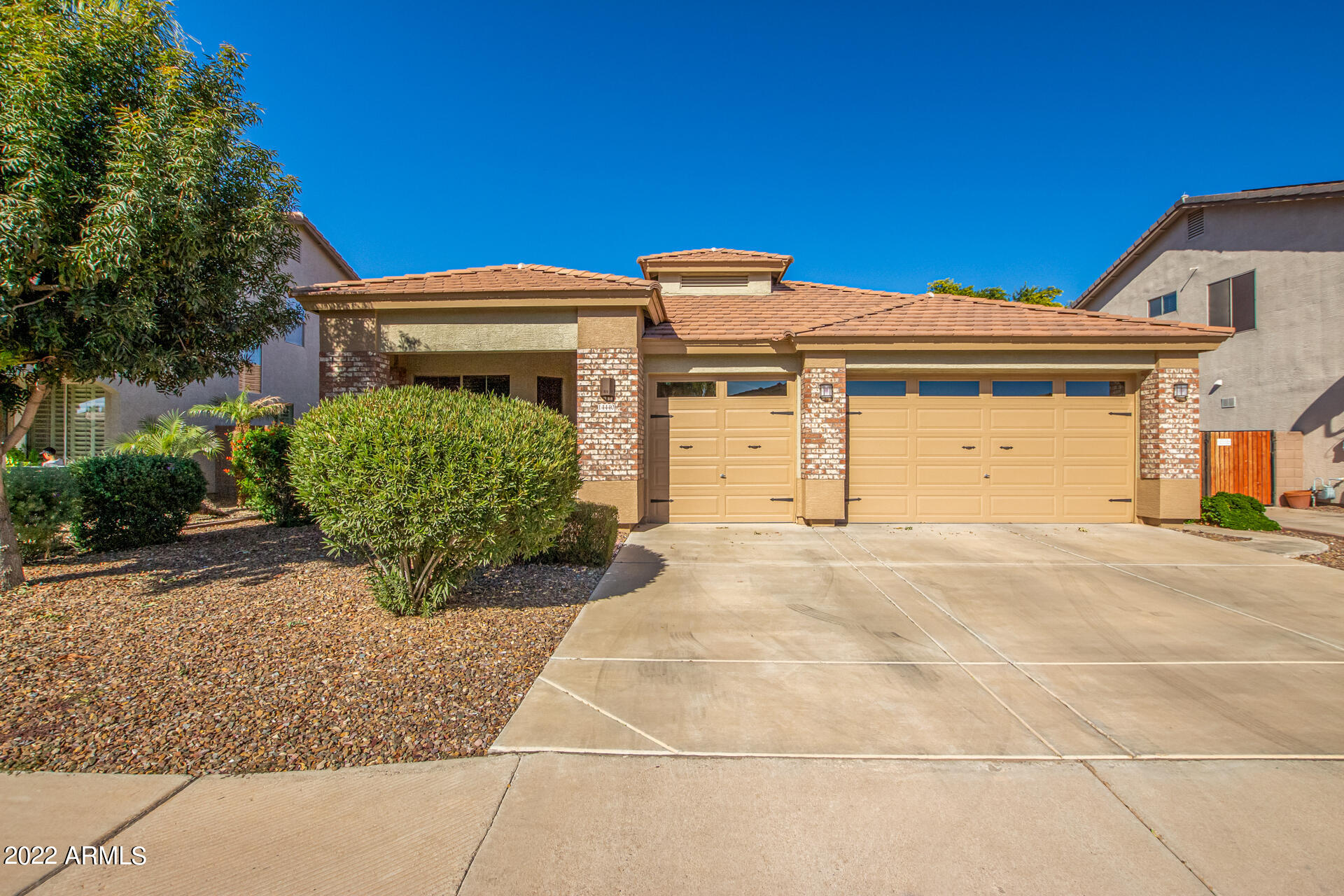 14440 West Redfield Road Surprise, AZ 85379 - Photo 3 of 36 a view of a garage